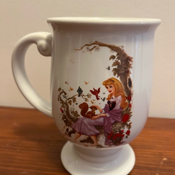 Vintage Sleeping Beauty Disney Store Pedestal Mug - Picture 3 of 5